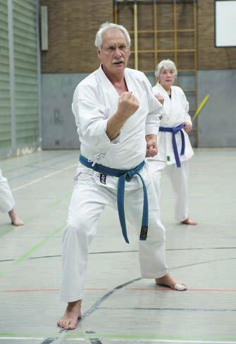 Das macht Karate zu einem idealen und interessanten Sport für Ältere. Selbstverständlich achten wir bei unserem Training darauf, die Gelenke zu schonen, sagt der Schwarzgurt.