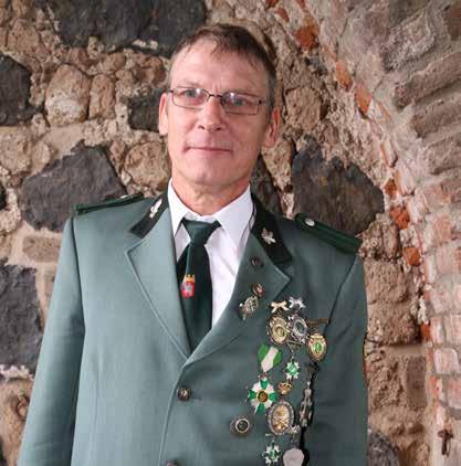 25. JUBILÄUM FLORIAN GUHLKE BLAUE HUSAREN Freiheit auf 4 Rädern! Leutnant Florian Guhlke wurde am 28.12.1976 in Hückeswagen geboren.
