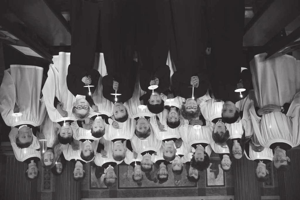 Die im dekorativen Stil der Präraffaeliten geschmückte anglikanische Kapelle des Colleges unterhält, einmalig in Oxford, zwei Chöre; einen gemischten Studentenchor und einen Knabenchor von 8- bis