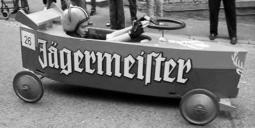 SEIFENKISTENRENNEN IN LANGENBUCH Großer Preis von Langenbuch 2. Langenbucher Seifenkistenrennen Größtes Seifenkistenrennen im SOK 25. und 26. Juli 2009 Am Sonntag, dem 26.