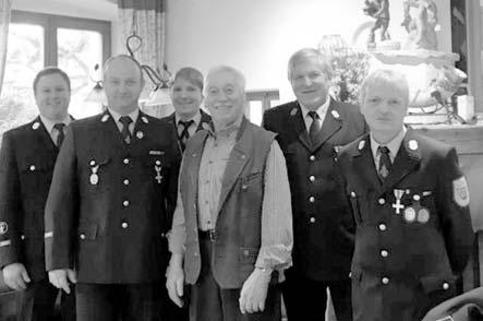 Die Feuerwehr Untermitterdorf gratuliert Im vergangenen Monat feierte unser langjähriges Mitglied Pfeffer Sepp seinen 70. Geburtstag.