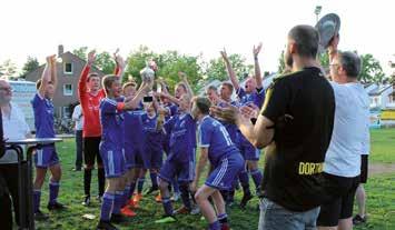 44 Sport-News B A D L A E R C 1 Jugend des SV Bad Laer holt das Double: KREISPOKALSIEGER & KREISLIGAMEISTER In der Meisterschaft startete die C1-Jugend des SV Bad Laer im vergangenen Sommer
