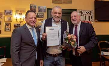 // presse und polizei // Medienpreis der Heinrich-Mörtl-Stiftung Wolfgang Degen und Rick Gajek erhalten die beliebte auszeichnung Wolfgang Degen ist Redakteur des Wiesbadener Kurier, mit