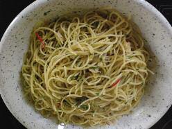 Auf alle Genießer warten Pasta-Gerichte mit verschiedenen Soßen, wie Napoli, Bolognese und unsere Spaghetti alla Peppi (aglio olio e peperoncino) mit Parmesan und frischer Petersilie.