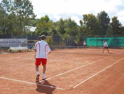 TENNIS Frühjahrsputz die Tennisanlage wird für den Saisonstart vorbereitet derzahlen insbesondere im Jugendbereich ein.