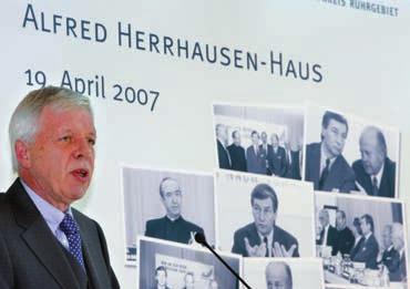 Werner Müller, Moderator des Initiativkreises Ruhrgebiet, betonte in seiner Rede zur Widmung des Alfred Herrhausen-Hauses, dass sich der Initiativkreis heute fast zwanzig Jahre nach seiner Gründung