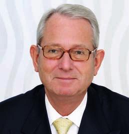 Seine berufliche Laufbahn begann 1968 als Assistent des Generaldirektors bei der Massey-Ferguson GmbH in Kassel.