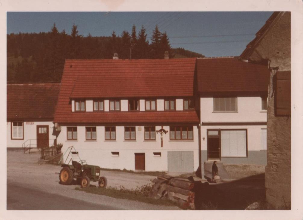 Hauskreuz Gasthof Adler ca.1850 erbaut, im Jahre 2000 gestohlen.