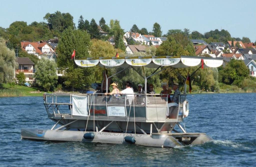 Radolfzell am Bodensee 2017 (2) Die Charterflotte liegt am Steg des