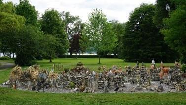 Steinskulpturen in Radolfzell auf der Mettnau von Steinekünstler Volker Paul Volker Paul - Steinbalance Steinbalance ist eine sehr alte Kunstform, besser gesagt, eine der ersten Kunstformen der