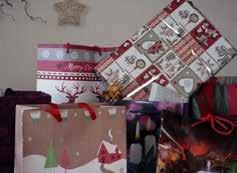 So wurden die weihnachtlich liebevoll verpackten Tüten im Heim übergeben, damit diese am Heiligen Abend zur Freude den Bewohnern überreicht werden.