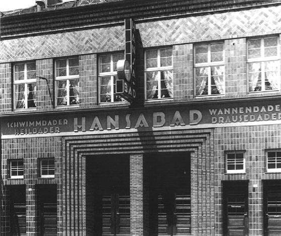 Hansabad Die Weseraner waren besonders erfreut, als im Mai 1928 in der westlichen Vorstadt durch einen Umbau des Wannenbades am Steffensweg - durchgehend zur Hansastraße - ein Hallenbad, das