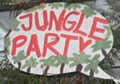 30 phantasievoll verkleideten Teilnehmer erhielten viel Zuschauerapplaus und feierten unter der Moderation von Christian Stork ausgiebig ihre Jungle-Party auf der 15. Karnevalsparade.