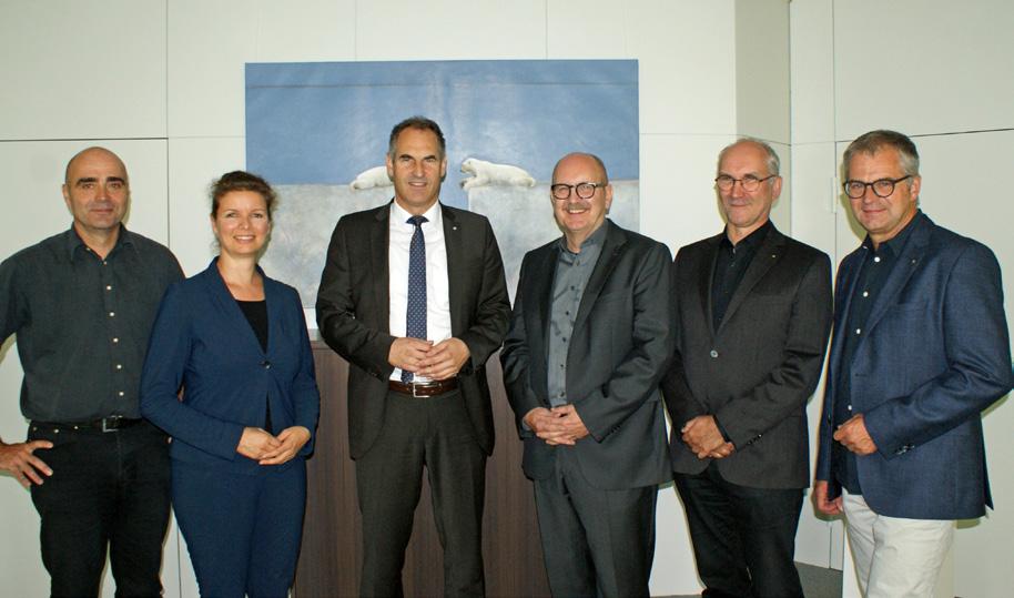 CDU-Fraktionsvorsitzender Christian Baldauf (Mitte) und Gerd Schreiner (MdL) (links) mit den Vertretern der Architektenkammer.