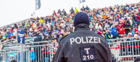 landespolizeidirektion news 79. Hahnenkammrennen Kitzbühel Positive Einsatzbilanz der Polizei Die VIP-Tribüne im Zielgelände war stark besucht. An die 85.000 Besucher kamen vom 25. bis 27.