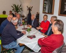 Die meisten der teilnehmenden 85 Polizeipensionistinnen und Polizeipensionisten trafen sich in der Landespolizeidirektion Tirol