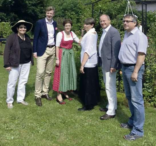 22 Heinersreuth Bezirksverband Oberfranken für Gartenbau und Landespflege Bei herrlichem Sonnenschein und klarer Luft konnte am 28.