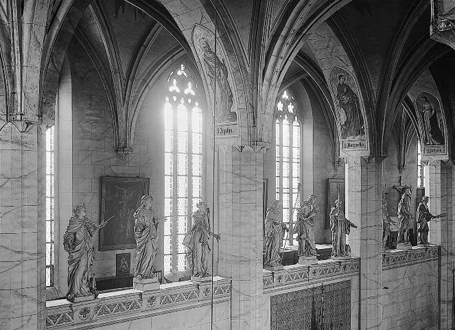 Die Ornamentik ist größtenteils nach am Original abgenommenen Pausen rekonstruiert. 4 Panschwitz-Kuckau, Zisterzienserinnenabtei St.