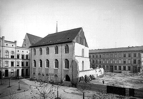 Wandmalereiabnahmen Leipzig St. Pauli 4 Abbruch des Bibliotheksgebäudes im Jahr 1893. Im Hintergrund ist die Rückseite des 1836 erbauten Augusteums zu erkennen.
