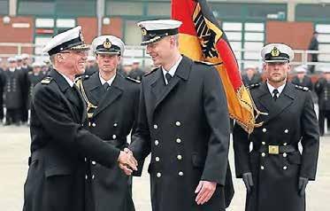 Marine Die Bundeswehr Mai 2014 27 Durch die Zusammenziehung aller spezialisierten Soldaten in einem Seebataillon können jetzt bei Bedarf Minentaucher zusammen mit Boardingsoldaten und Aufklärern