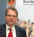 Probleme zeigte er bezüglich der Zivilbeschäftigten auf: Bis dato existiert kein Personalstrukturmodel für zivile Mitarbeiter der Bundeswehr.