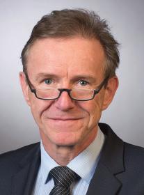 9 Jürgen Floege aus Aachen ist DGIM-Vorsitzender Mit dem Ende des 125. Internistenkongresses hat für 2019/2020 Professor Dr. med. Jürgen Floege das Amt des Vorsitzenden der DGIM eingenommen.