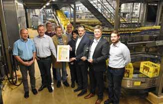 Die Nase vorn Bei strahlendem Sonnenschein fand am 1. Mai das offizielle Anrudern des Ulmer Ruderclub Donau e. V. statt, den die Brauerei Gold Ochsen bereits seit 1989 als Sponsor begleitet.