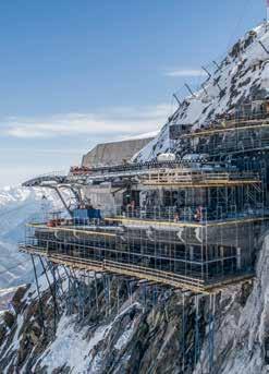 Zermatt in den Schweizer Alpen wurde die höchste Dreiseilbahn der Welt eröffnet.