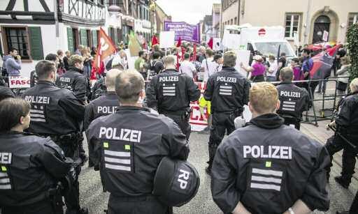8 Nr. 42 19. Oktober 2018 F O R U M Goldene Regeln Immigrantenvereine fordern statt des deutschen Nationalfeiertages einen Tag der deutschen Vielfalt.