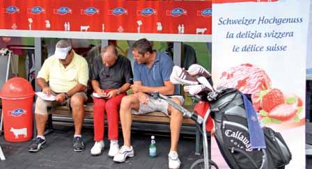 Holzbildhauer, Komiker und Schauspieler Stefan Schmidlin (ehemals Duo Schmirinskis) sowie Turn-Olympiasieger Donghua Li zeigten, dass sie auch auf dem Golfplatz eine sehr gute Figur machen.