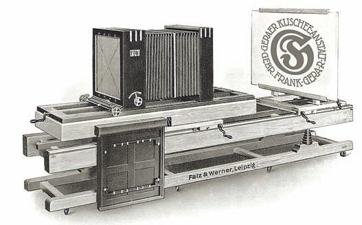 Der Repro-Horizontal-Apparat Modell V BR hatte ein maximales Format von 40 x 50 cm, war mit einem 64 cm-objektiv Zeiß- Apochromat-Tessar und Bogenlampen sowie Rastereinrichtung ausgestattet.