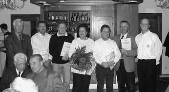ALLGEMEIN Sport Union ehrte ihre verdienten Funktionäre Am 23. November 2001 fand im Gasthof Tröls die 50. Jahreshauptversammlung der Sport Union Freistadt statt. Obmann Mag.