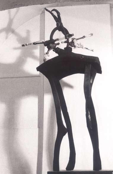 Teufelstischchen [Small Devil Table] 1996 Buche, Stahl, Ziegenfüße und Hörner, Höhe 270 cm.