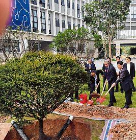 AALEN Eine Delegation der Hochschule Aalen hat jetzt die Internationale Woche der Shenzhen Technology University (SZTU) in China besucht. Präsident Prof.