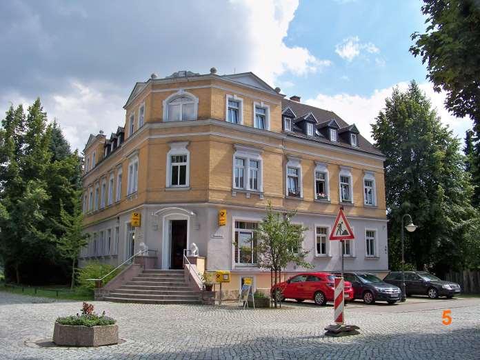 Haus Nr. 5 Pufendorfstraße Eckardt-Bäcker Erbaut wird das Eckhaus im Jahr 1904 bereits schon als Geschäftshaus. Architekt ist Willi Reinhold.