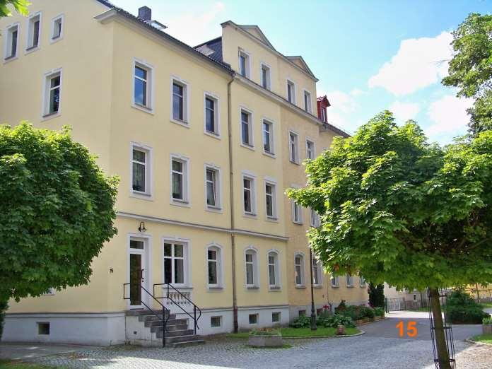 Haus Nr. 15 Gardinen-Naumann 1940 war hier die Schuhmacherwerkstatt Köhler.