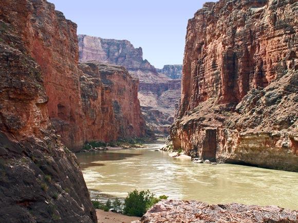 GRAND CANYON Information Eigentlich ziehe ich es vor, meine Flussreisen selbst zu organisieren. Das hat aber im Grand Canyon schnell Grenzen.