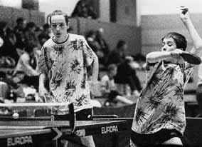 Volle Konzentration des Doppels Tobias Jähne (links) und Thomas Connert während des Finales gegen den Landesmeister aus der Pfalz Dieser Verein ist für höchst erfolgreiche Tischtennis-Arbeit in den