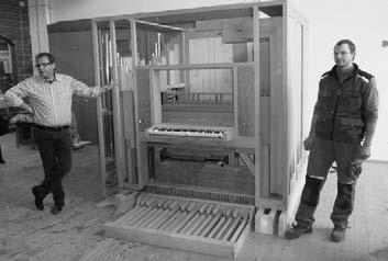 Besuch der Orgelwerkstatt Krawinkel Die Orgelbauer Elmar und Markus Krawinkel stellen die Oelshäuser Orgel vor Am Freitag, den 13.