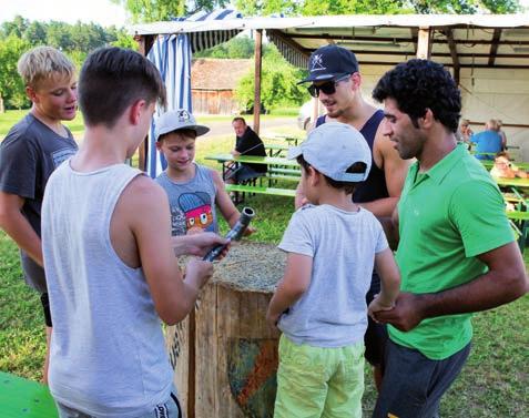 Zwei Wochen vor Festbeginn wurden in Musberg die Ankündigungsplakate aufgehängt, bevor es ab Mittwoch zum Aufbau in die Hohe Wart ging.