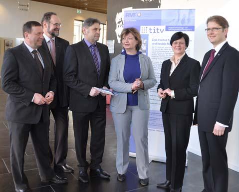 Forschung 20 Jahre TITV Greiz Ministerpräsidentin Christine Lieberknecht gratulierte persönlich Höhepunkt der Festveranstaltung zum 20-jährigen Bestehen des Textilforschungsinstituts