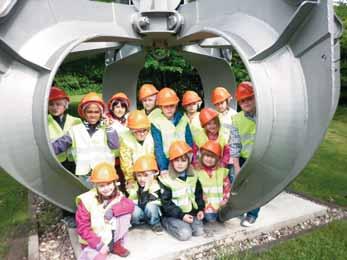 Aus den Kindergärten Zu Besuch in der Müllverbrennungsanlage Weisweiler Was passiert, wenn ich Farben mische oder mit einem Schwamm male? Und was wenn man rot und blau mischt?