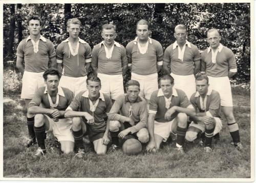 Mannschaft Saison 1953/54, Obere Reihe, von links: Artur Doll, Walter Becker, Roland Frick, Pius Dörner, Trainer Hermann Obert,