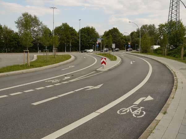 (Veloroute 9) / Grusonstraße, Radfahrstreifen