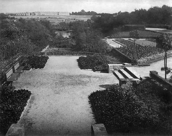 Der Verein deutscher Gartenkünstler 1887 1906 Im Ersten Weltkrieg wirkte Hölscher weiterhin als Gartenarchitekt: In Flandern entwarf und baute er mehrere Soldatenfriedhöfe, über die er in der