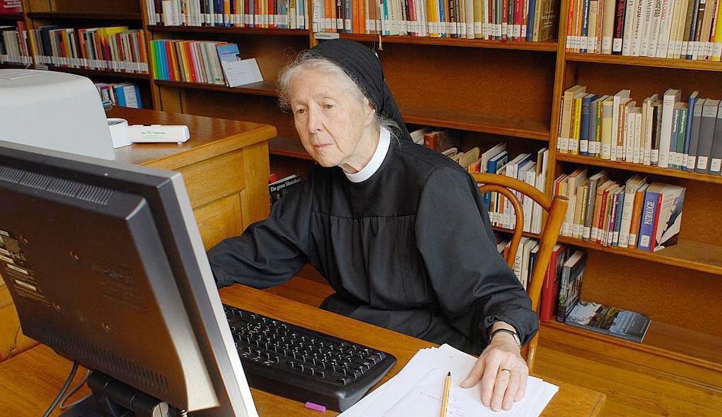 Schwester Hedwig Silja Walter, geboren am 23. April 1919 (Foto: Liliane Géraud). Anliegen, dass nur ein Projekt in Frage käme, das auch für das Kloster einen bleibenden Mehrwert generieren würde.
