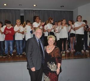 Leitungsübergabe an der Europäischen Mittelschule in Grünbach am Schneeberg Nach über 40 Dienstjahren und 17 Jahren in der Schulleitung wurde Andrea Wernhart, Direktorin der