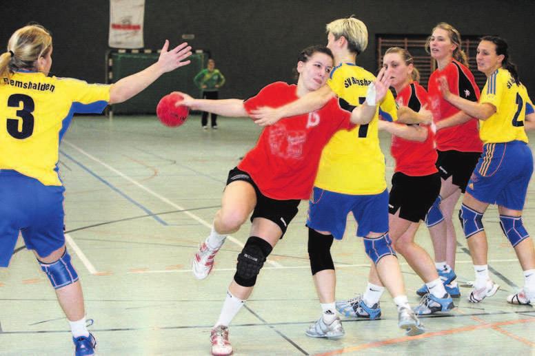 Remshaldener Frauen schoben sich auf den zweiten Platz Handball-Überblick: 29:18-Sieg in der Bezirksliga bei den SF Schwaikheim / Mühe für Männer-Bezirksligist EK/SV Winnenden in Lorch (twa).