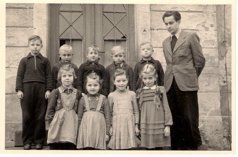 Schuljahresabschluss 1952 (2) Quelle: [209] - 1950/51: Horst Lorenz hat die Schule verlassen, Frl.