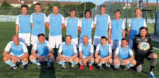 AUCH SENIOREN C STEIGEN AUF! Bereits im ersten Jahr ihres Bestehens feiert die Senioren-C-Fußballmannschaft des TSV 1860 den Aufstieg in die zweithöchste Spielklasse.